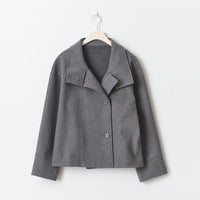 Gris oscuro