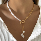 Collar elegante de perlas